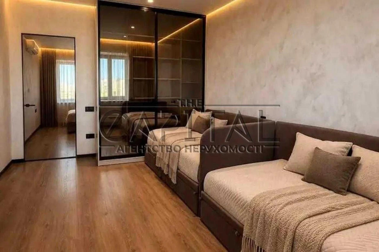 Продажа 3-кімнатній квартири 90 м2 в ЖК "Голосіївський Голосіївський"