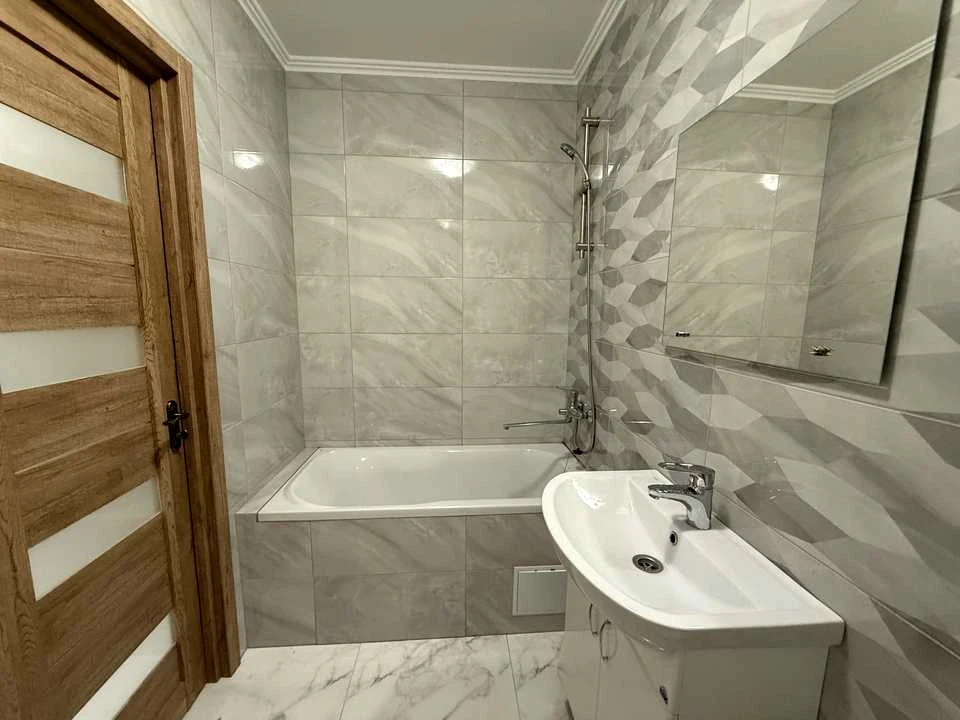 Apartment. Ivano-Frankivsk, Vysochana st.