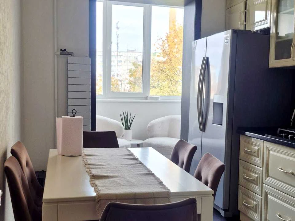 Apartment. Eugene Konovalets Street, Lvov