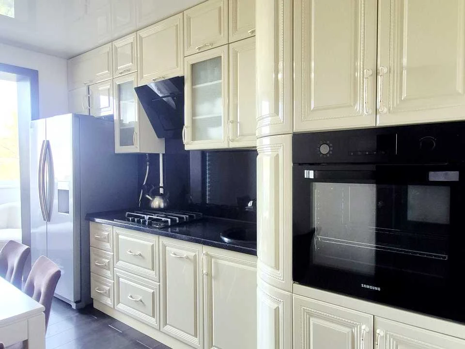 Apartment. Eugene Konovalets Street, Lvov