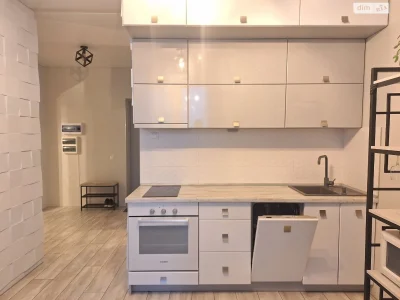 Long-Term Rental Apartment, Poczynki
