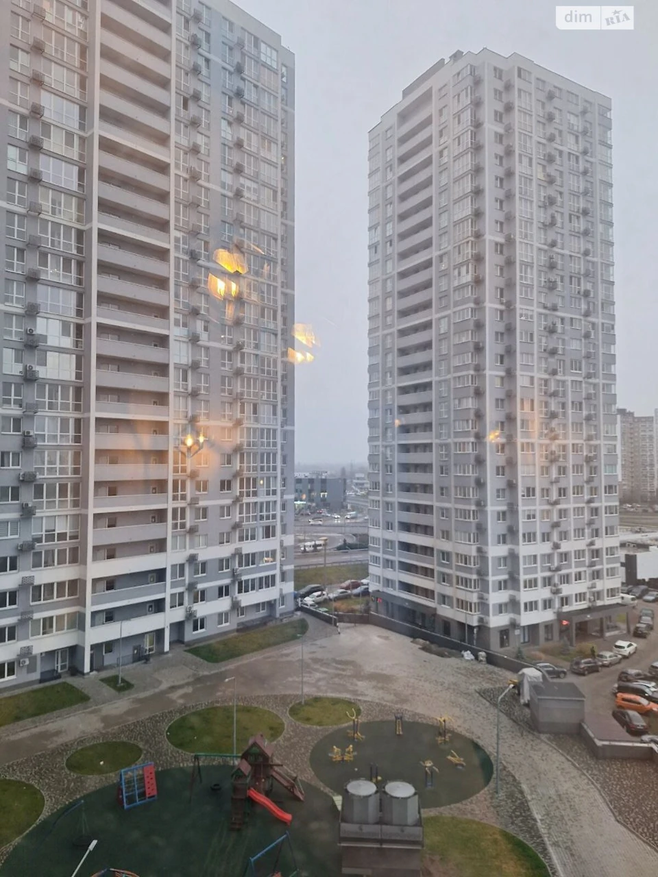 Long-Term Rental Apartment, Poczynki
