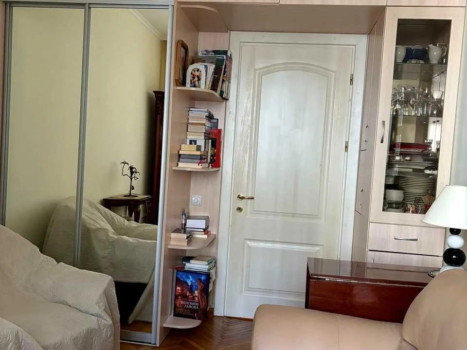 Apartment. Marka Vovchyk Street, Lviv