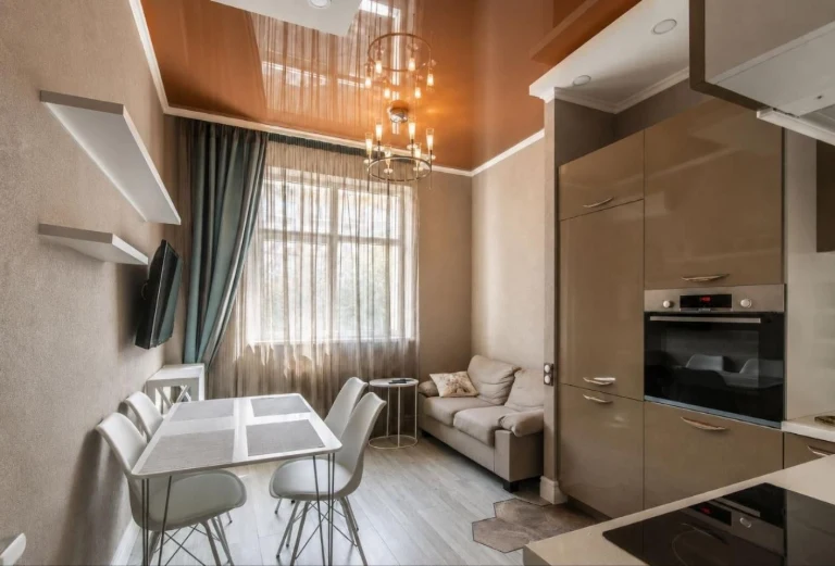 Stylish 1-bedroom apartment 42 sq m on the 4th floor in the "French Quarter" residential complex.