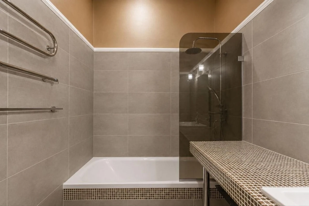 Stylish 1-bedroom apartment 42 sq m on the 4th floor in the "French Quarter" residential complex.