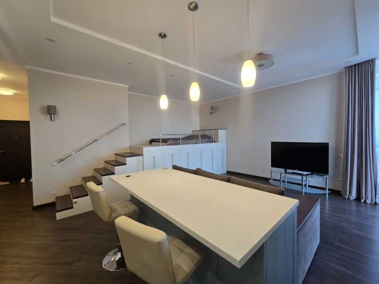 Продажа 1-комнатной квартиры 55 м², Андрея Совы ул., Верхогл
