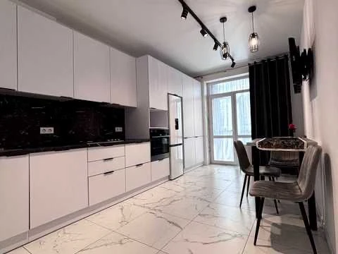 Продам квартиру 3 комнаты жк Фаворит Житомир