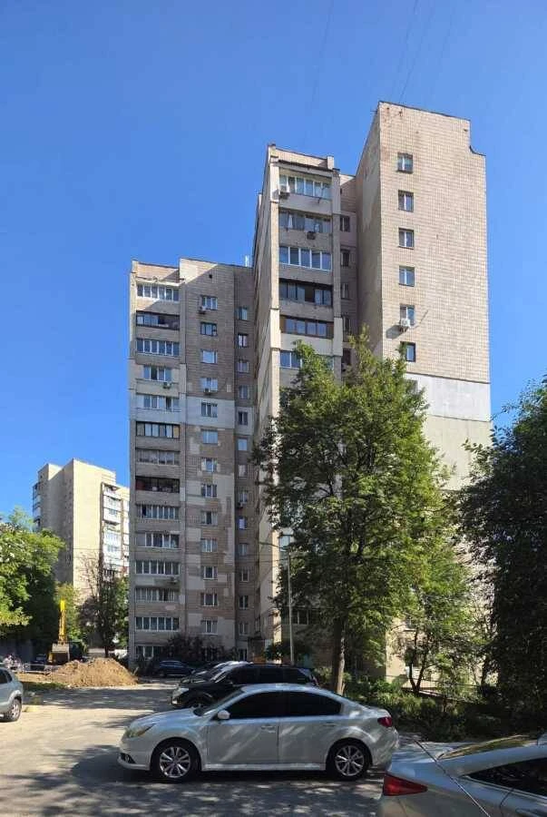 For Rent Long Term 3-Room Apartment, Kyiv, Solomyskyi, Petra Ra