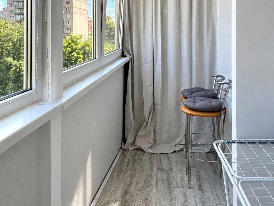 Apartment. Velika Kitayska Street, Demijivs'ka Metro, Kyiv