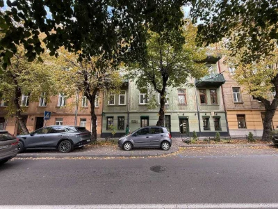 Продаж 2-кімнатній квартири на вул. Снопківська, біля Стрийського ринку