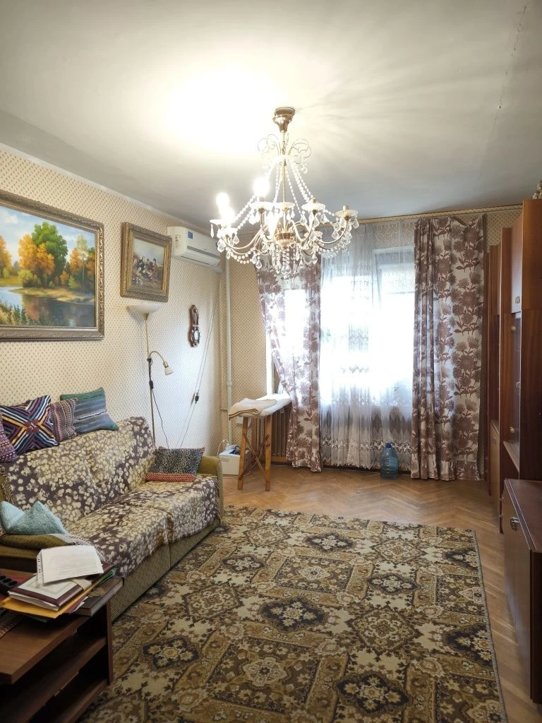 For sale 3-room apartment in the historical center of Kyiv