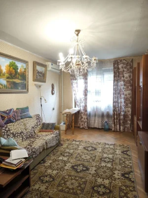 For sale 3-room apartment in the historical center of Kyiv