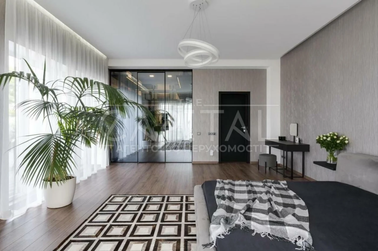 3-кімнатна квартира 180 м2 з дизайнерським ремонтом, тераса в ЖК Та