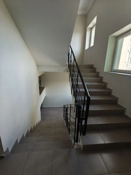 Large 1-room apartment in an elite building. Borodinsky microdistrict.