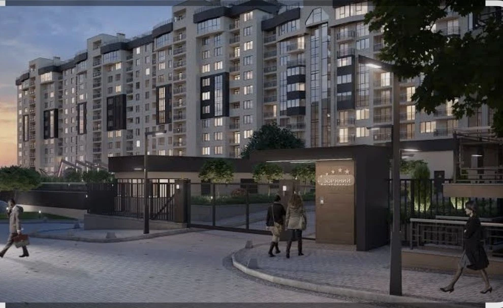For Sale: 4-bedroom apartment in a new building in the city center, Hertz Street.