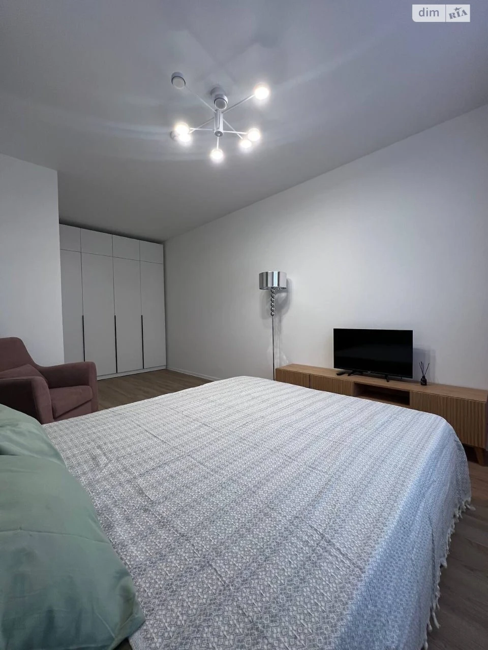 Long-Term Rental Apartment near the Train Station