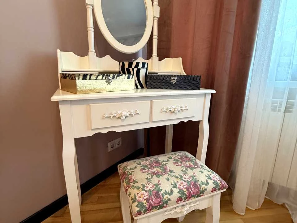Квартира. Київ, Кирилівська вул.