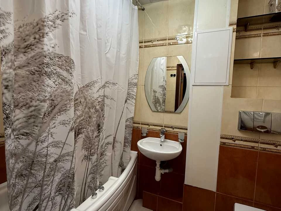 Квартира. Київ, Кирилівська вул.