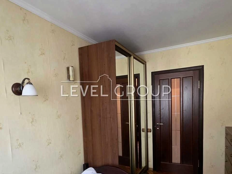 Apartment. Melnikov Street, Kyiv
