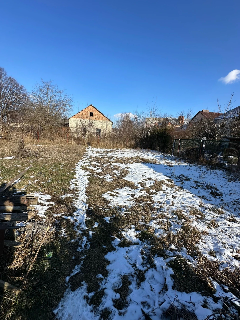 Land plot with a house in Lutsk (near the Kovelskaya street)
