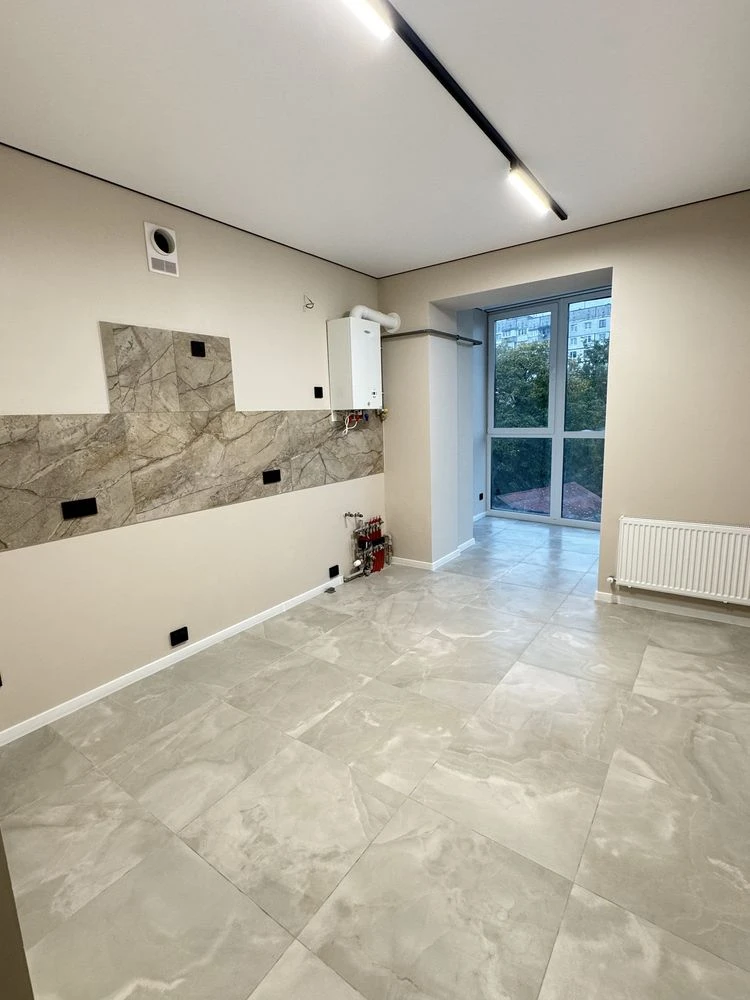 Apartment with renovation in the prestigious "Aristocrat" residential complex