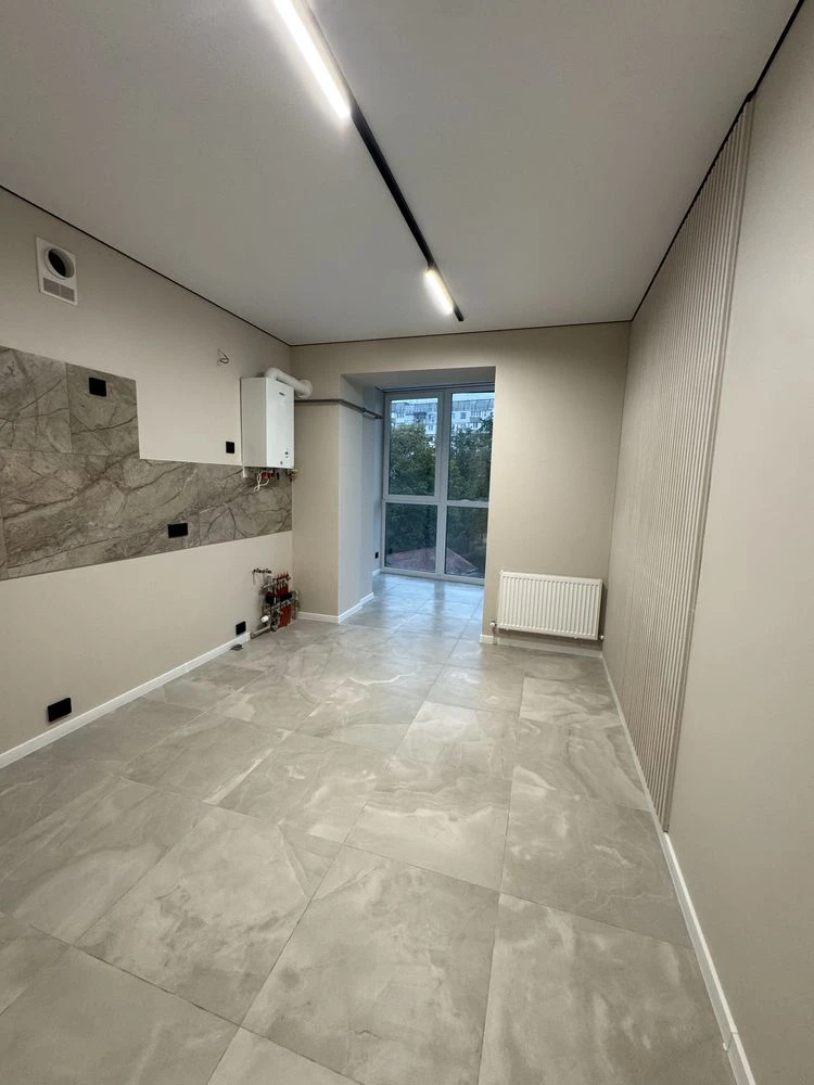 Apartment with renovation in the prestigious "Aristocrat" residential complex