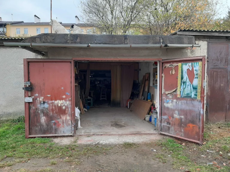 Продається гараж 40м в кооперативі №12 в. Героїв Майдану