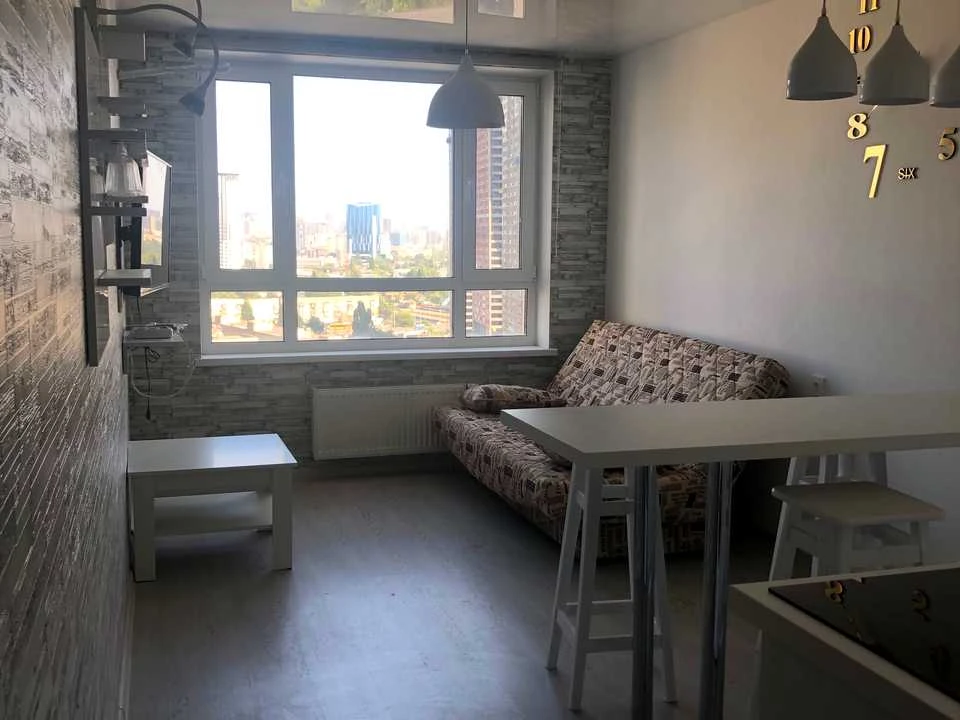 Apartment. Sholudenko st.