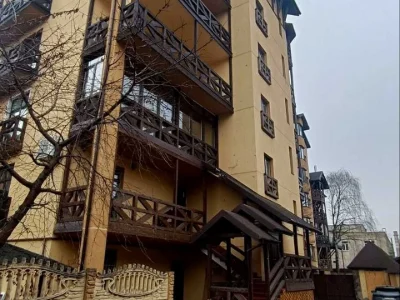 Квартира. Львов, Братьев Михновских ул. (Московская)