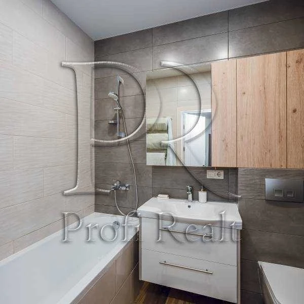 For sale 2-room apartment 63 m², Tiraspolska Street, 52