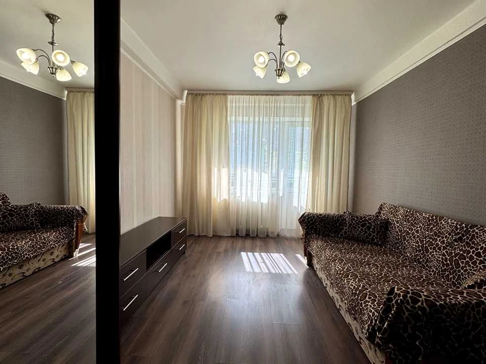 Apartment. Kyiv, Kharkiv Street