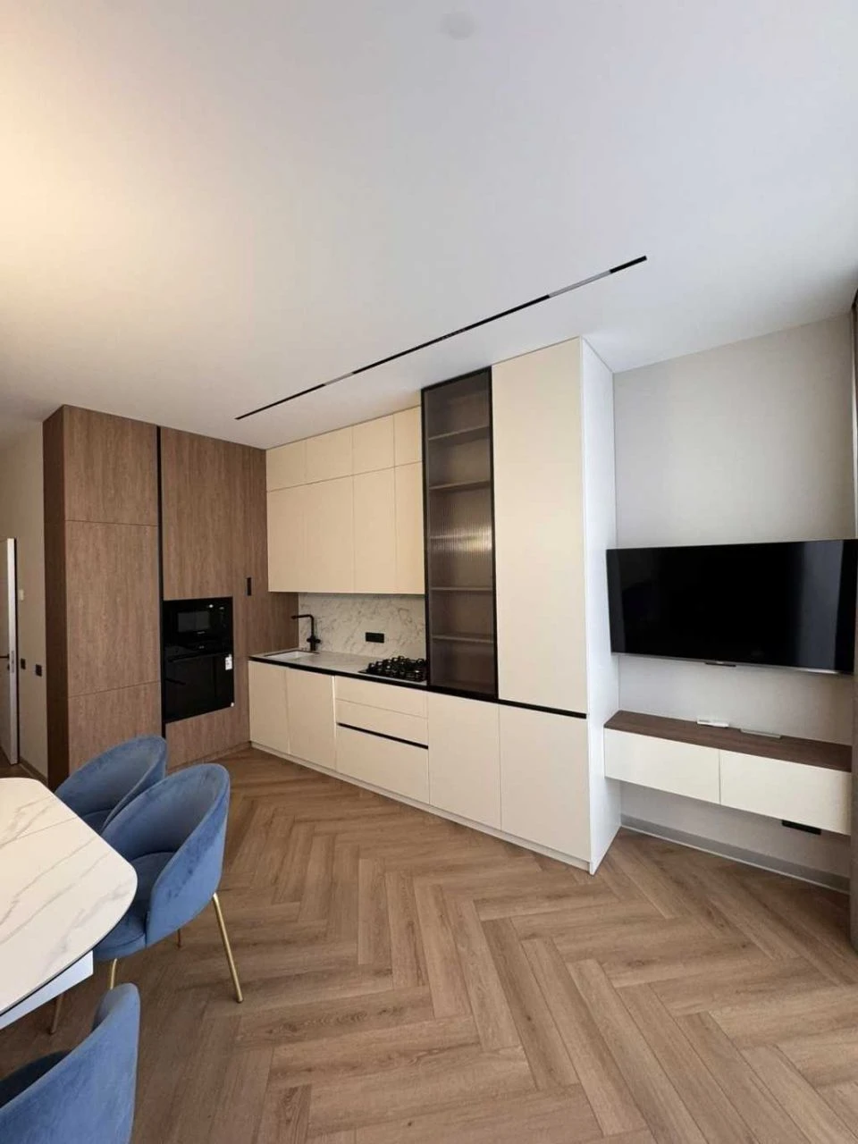 For Sale: 2-bedroom apartment (65 sq m) in Kyiv, Holosiiv district