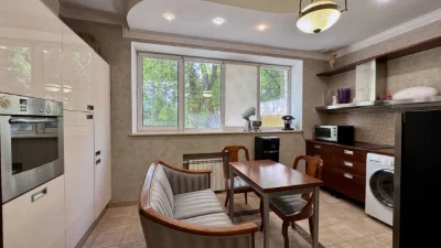 For Sale: Spacious 4-bedroom apartment (130 sq m) in Kyiv, Pechersk