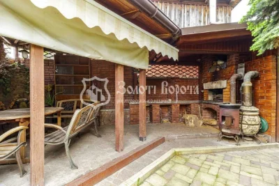 House, 3 floors. 5 sections. Renovated. Zbruksa 5, Svyatoshyn