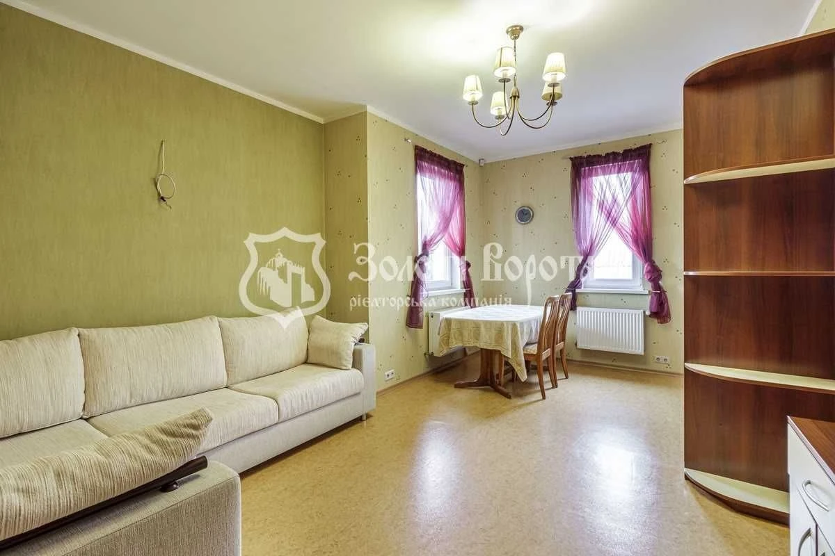House, 3 floors. 5 sections. Renovated. Zbruksa 5, Svyatoshyn