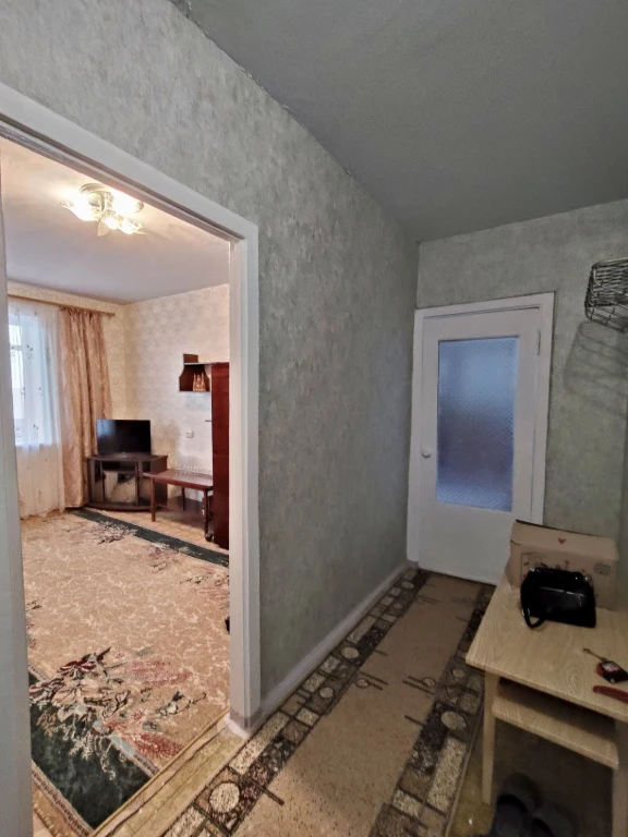 Selling 2-room apartment on Central Avenue