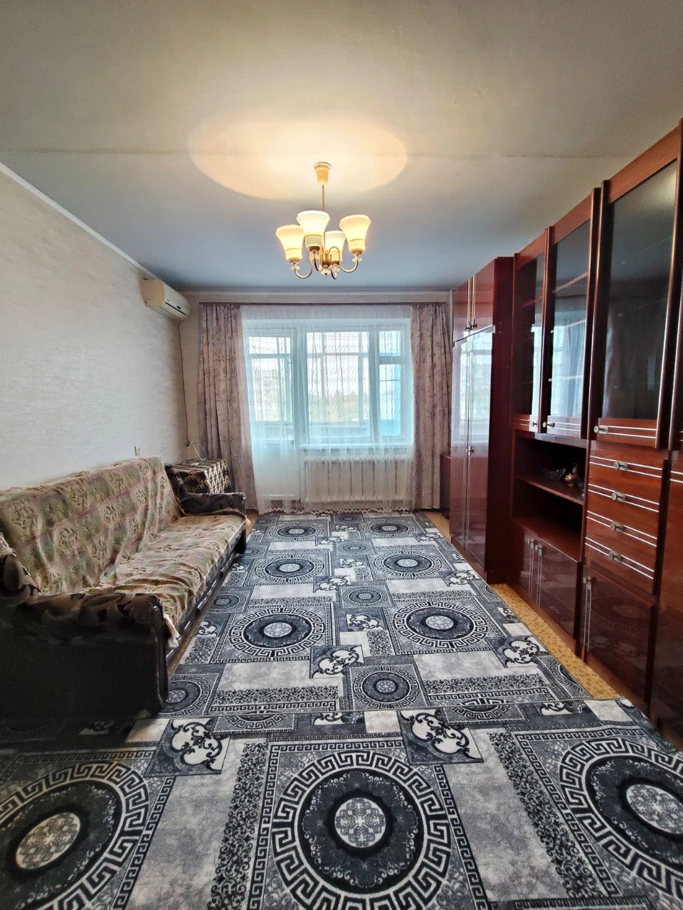 Selling 2-room apartment on Central Avenue
