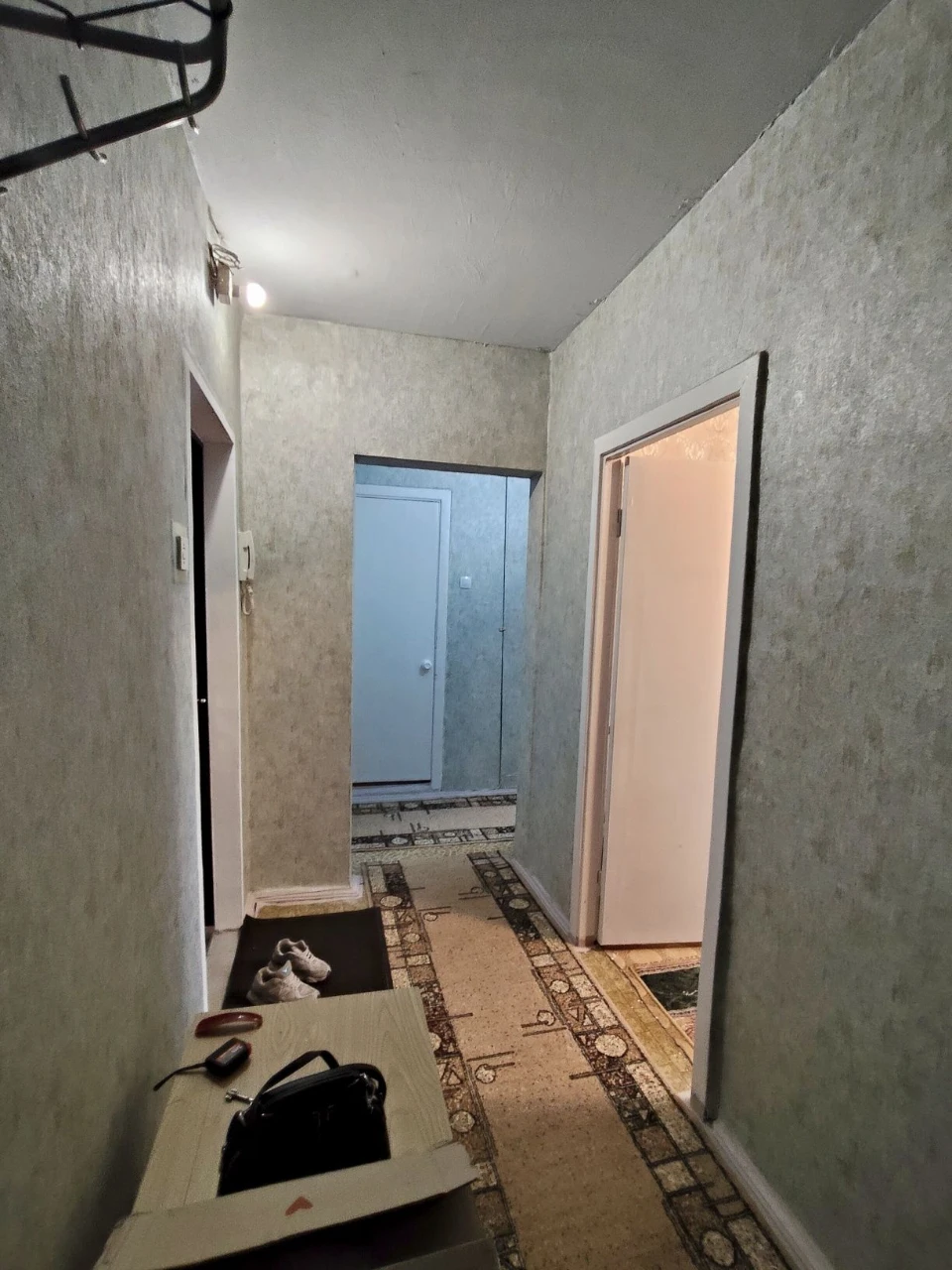Selling 2-room apartment on Central Avenue