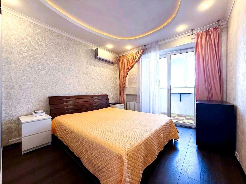 Квартира. Киев, улица Анны Ахматовой