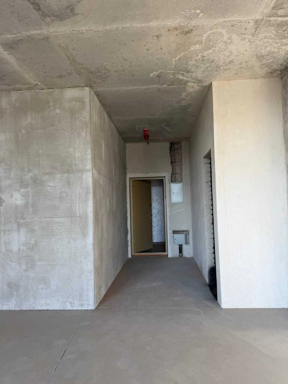 Spacious 1-bedroom apartment with a great view in the Novopecherski Lipki residential complex