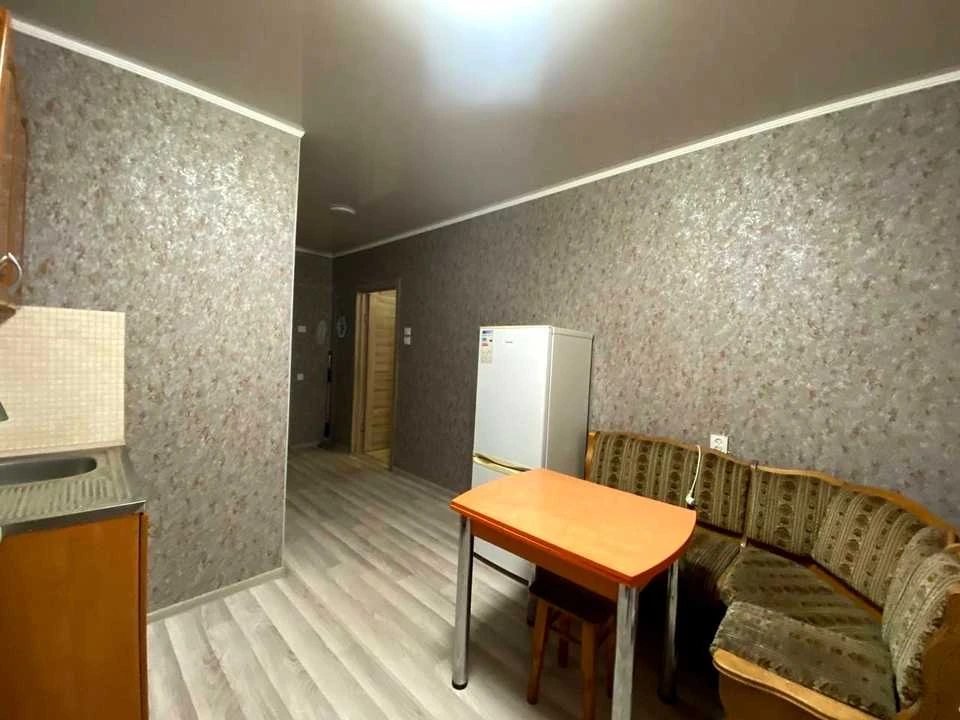 Apartment. Odesa, Lustdorfskoye road, street.