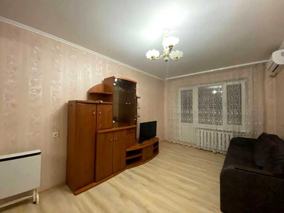 Apartment. Odesa, Lustdorfskoye road, street.