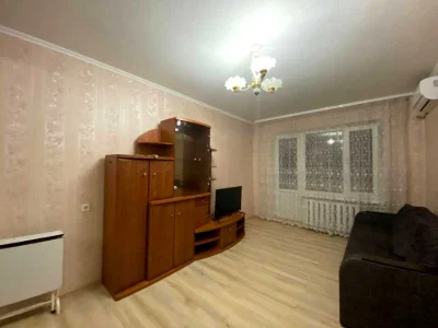 Apartment. Odesa, Lustdorfskoye road, street.