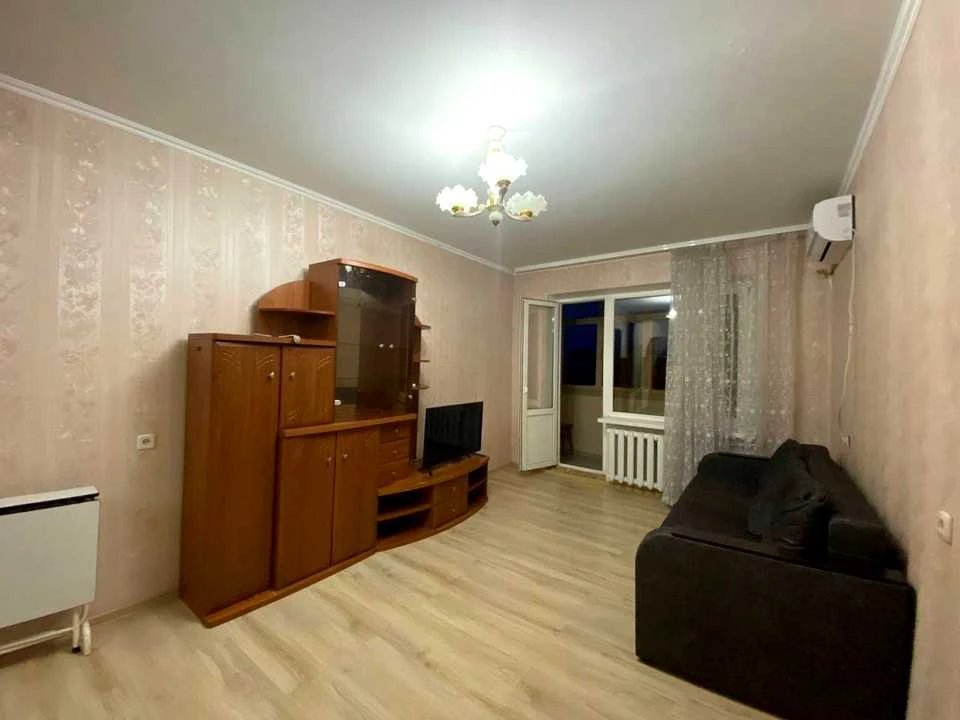 Apartment. Odesa, Lustdorfskoye road, street.