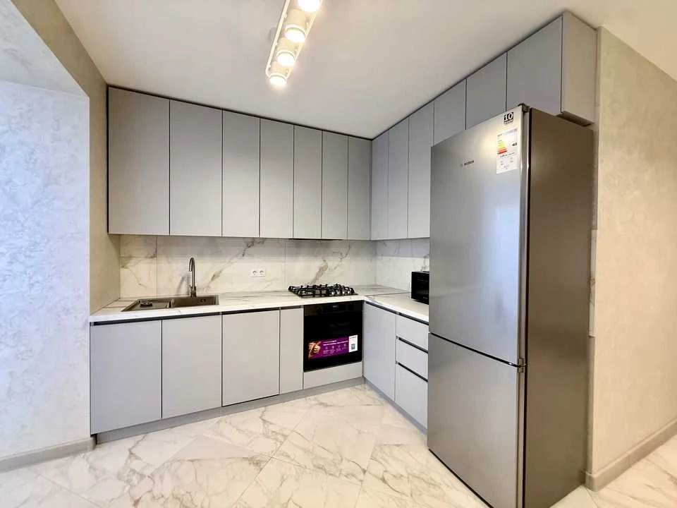 Apartment. Ivano-Frankivsk, Kniazhyne Street