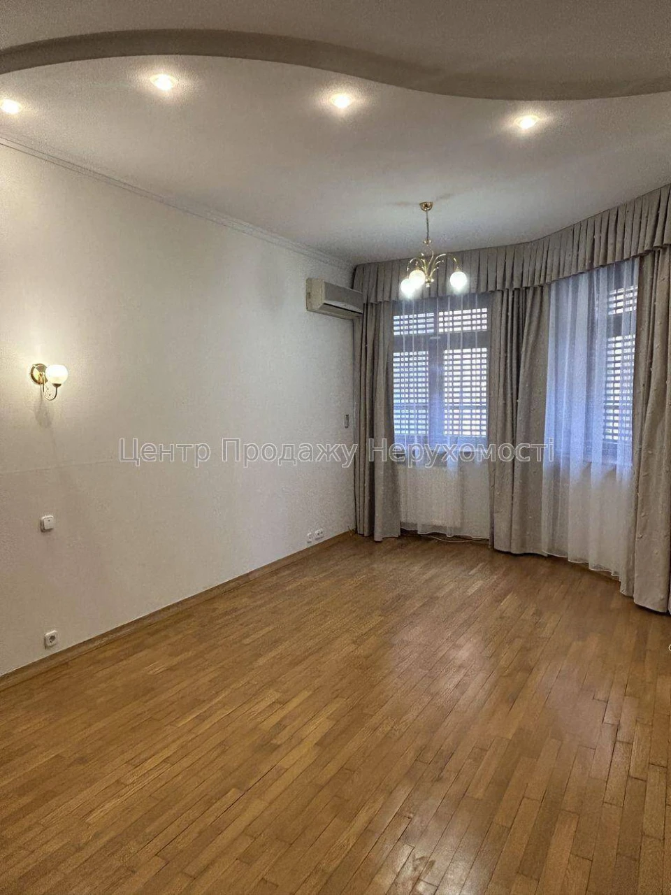 Продається 5-кімнатна квартира 180 м², Київ.