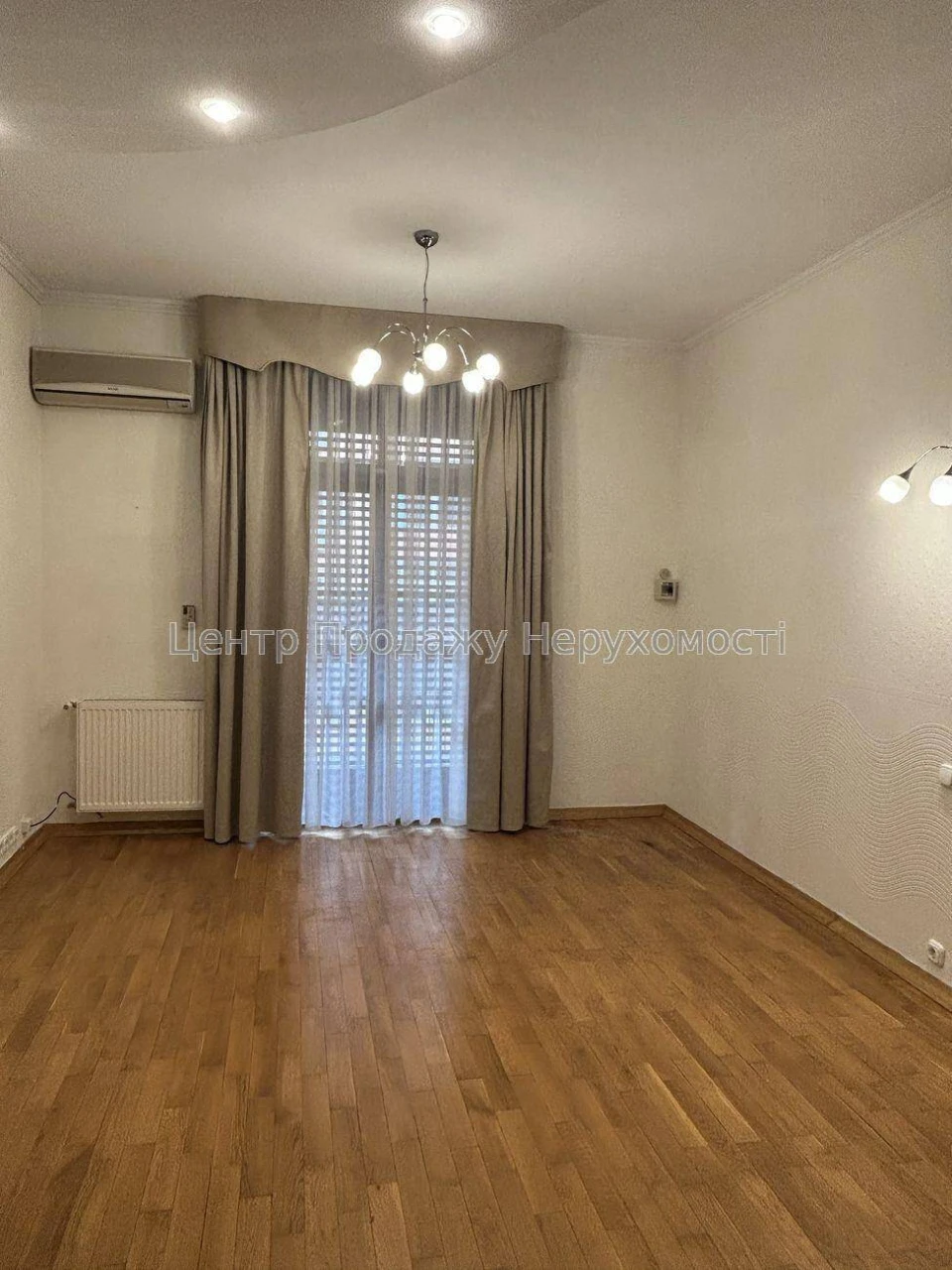 Продається 5-кімнатна квартира 180 м², Київ.