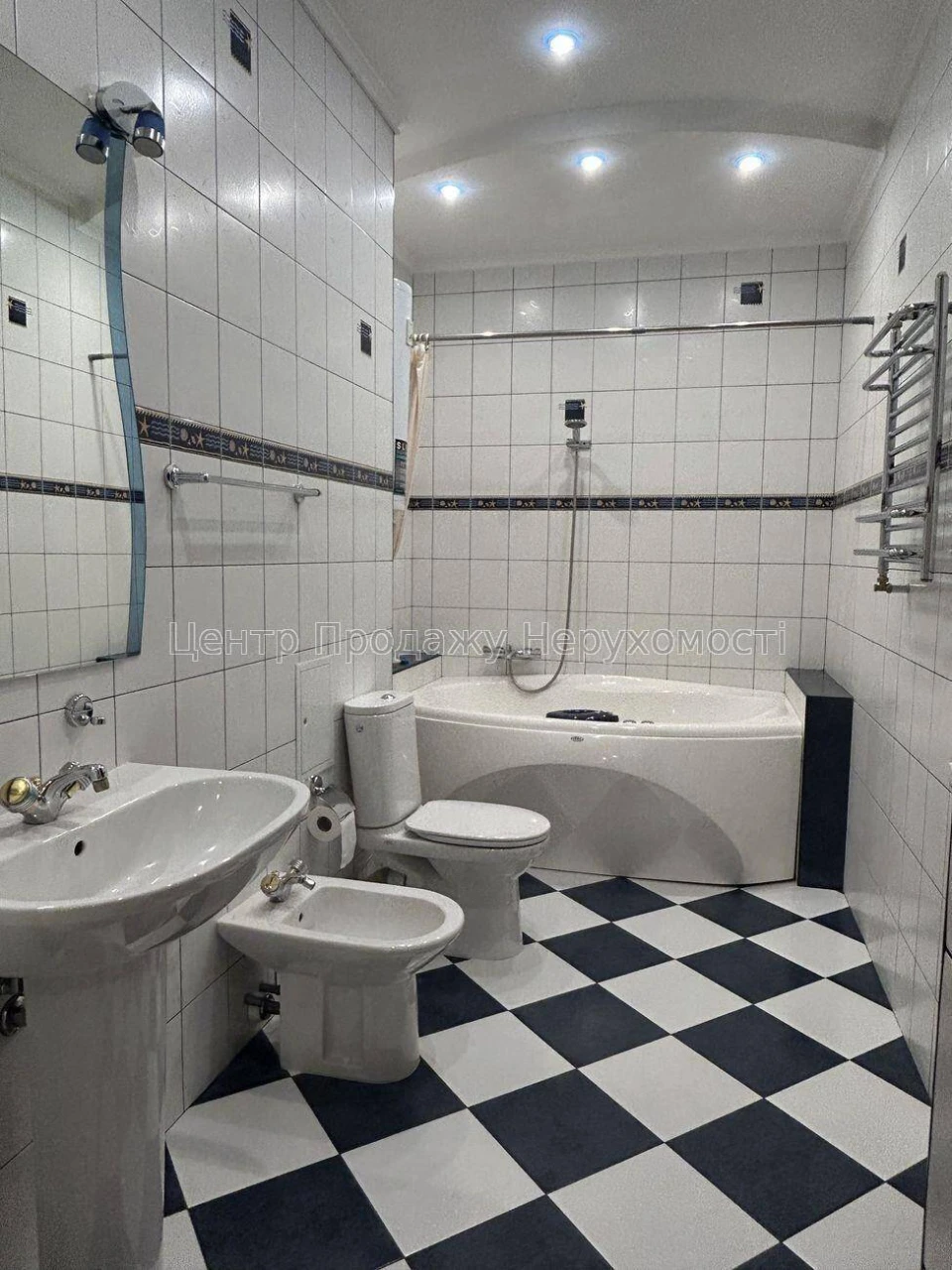 Продається 5-кімнатна квартира 180 м², Київ.