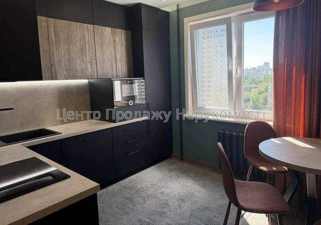 Продаж 2-кімн. квартири, 18/22 поверх, 65.10 м² в Києві.
