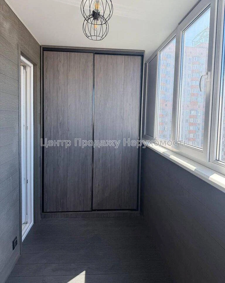 Продаж 2-кімн. квартири, 18/22 поверх, 65.10 м² в Києві.